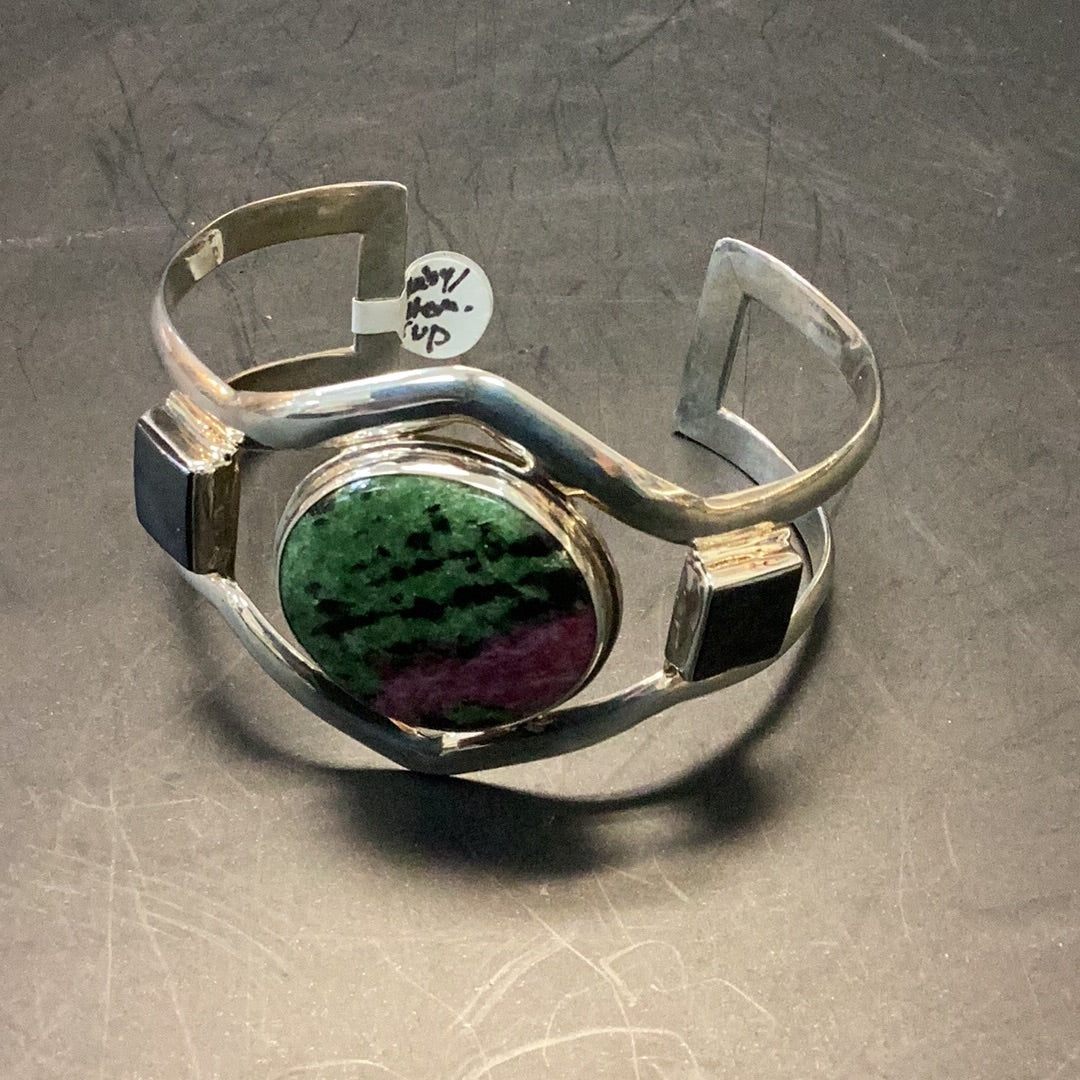 Bracelet Round Pink and Green Stone