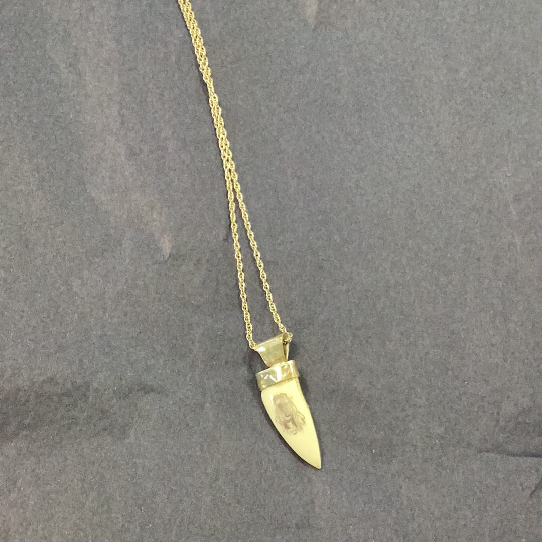 Necklace Scrimshaw Boar’s Tooth
