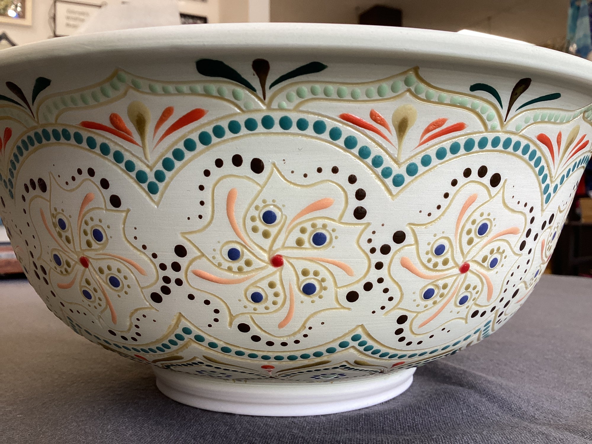 Bowl 2415 Large Dotted Mixing Bowl