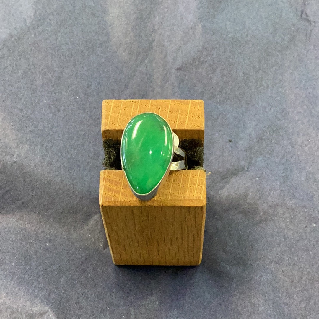 Ring, Green Chalcedon