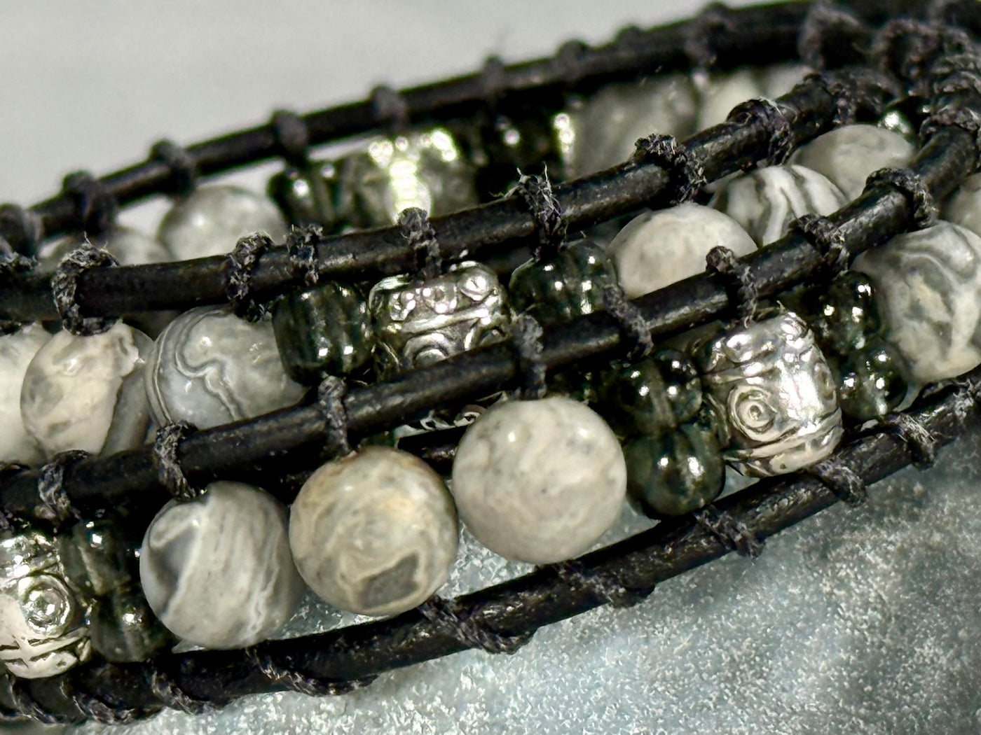 BB31 Grey and black double-wrap bracelet