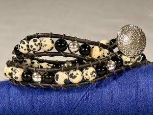 BB33 Black and white double-wrap bracelet