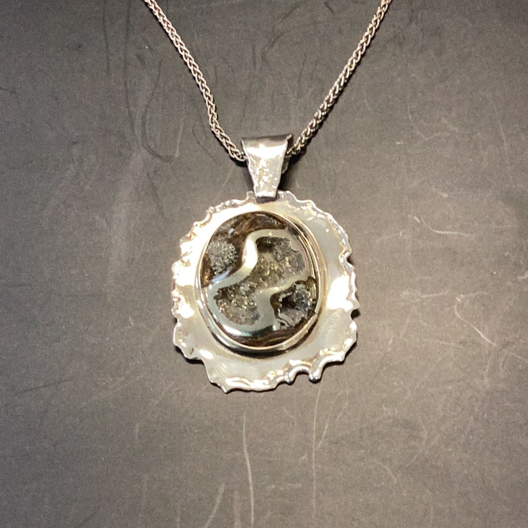 Necklace Fossilized Agate on Silver
