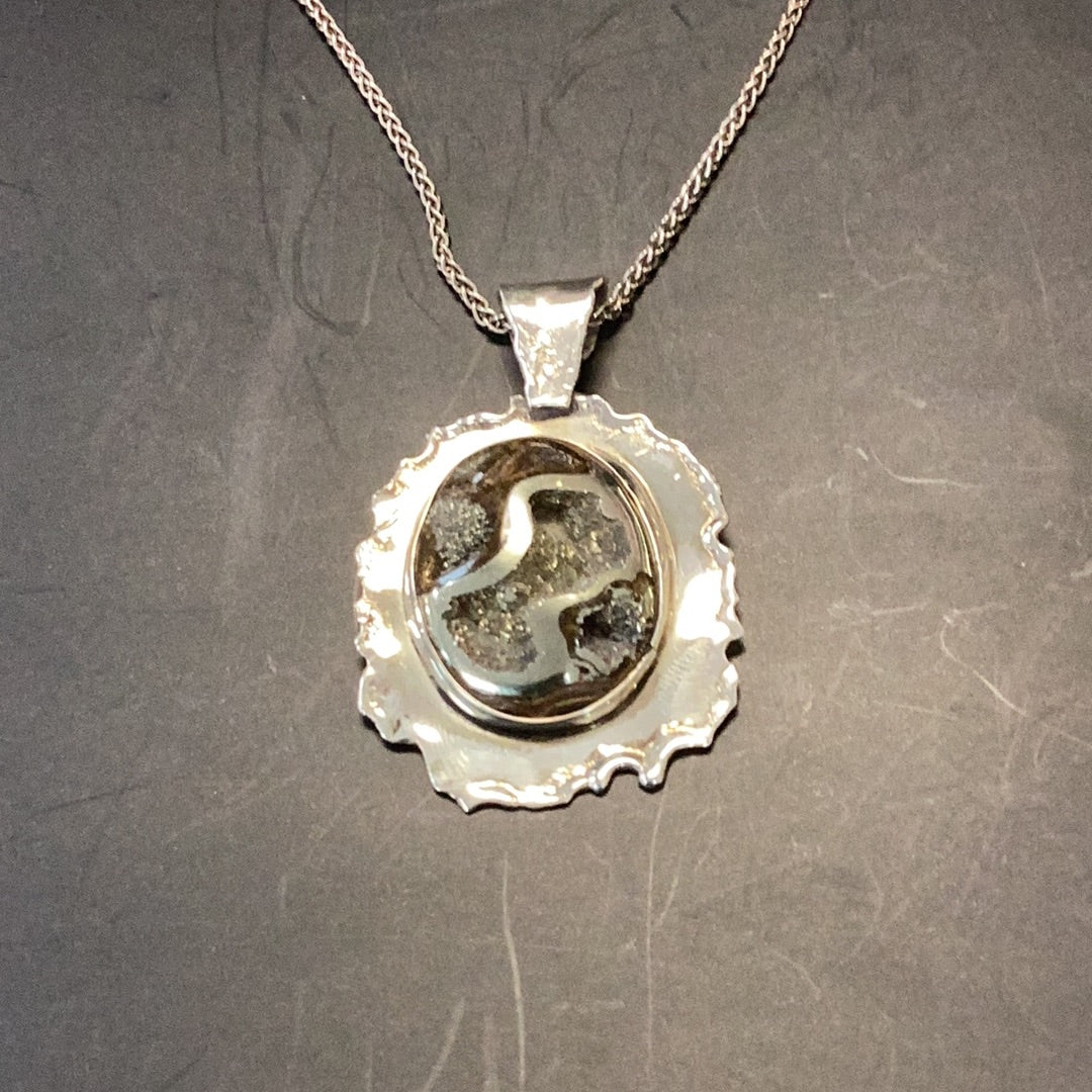 Necklace Fossilized Agate on Silver