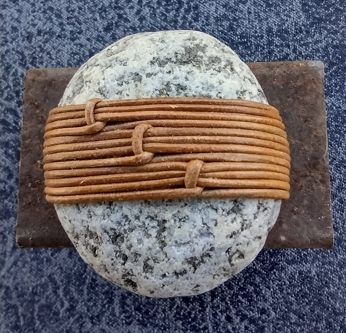 Beige/BSienna/StepWrap Wrapped Stone