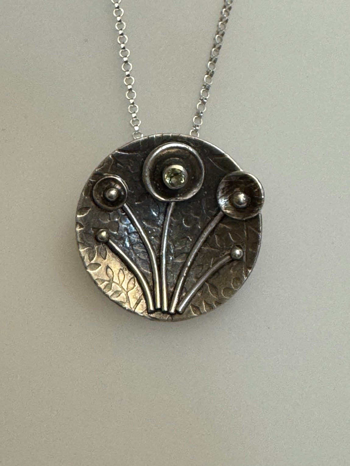 Bouquet Peridot Small Round Pendant