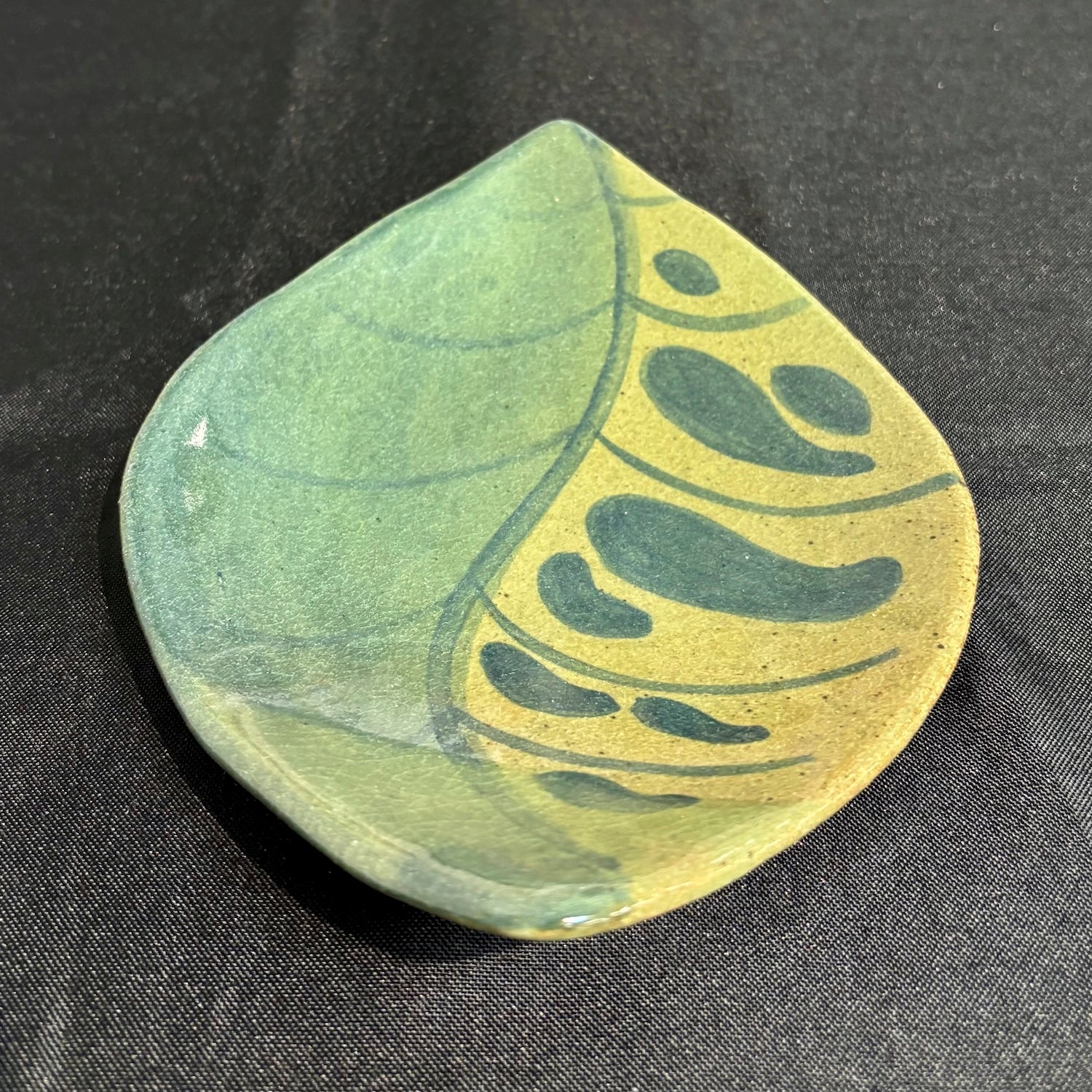 Ceramic_plate_flora_monsteraleaf