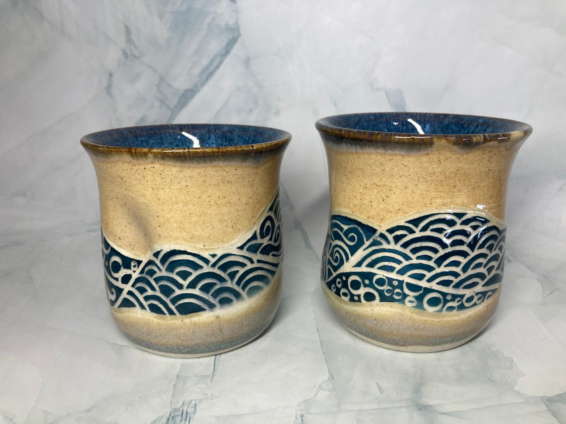 Ceramic cup_Streams_wavy rapids
