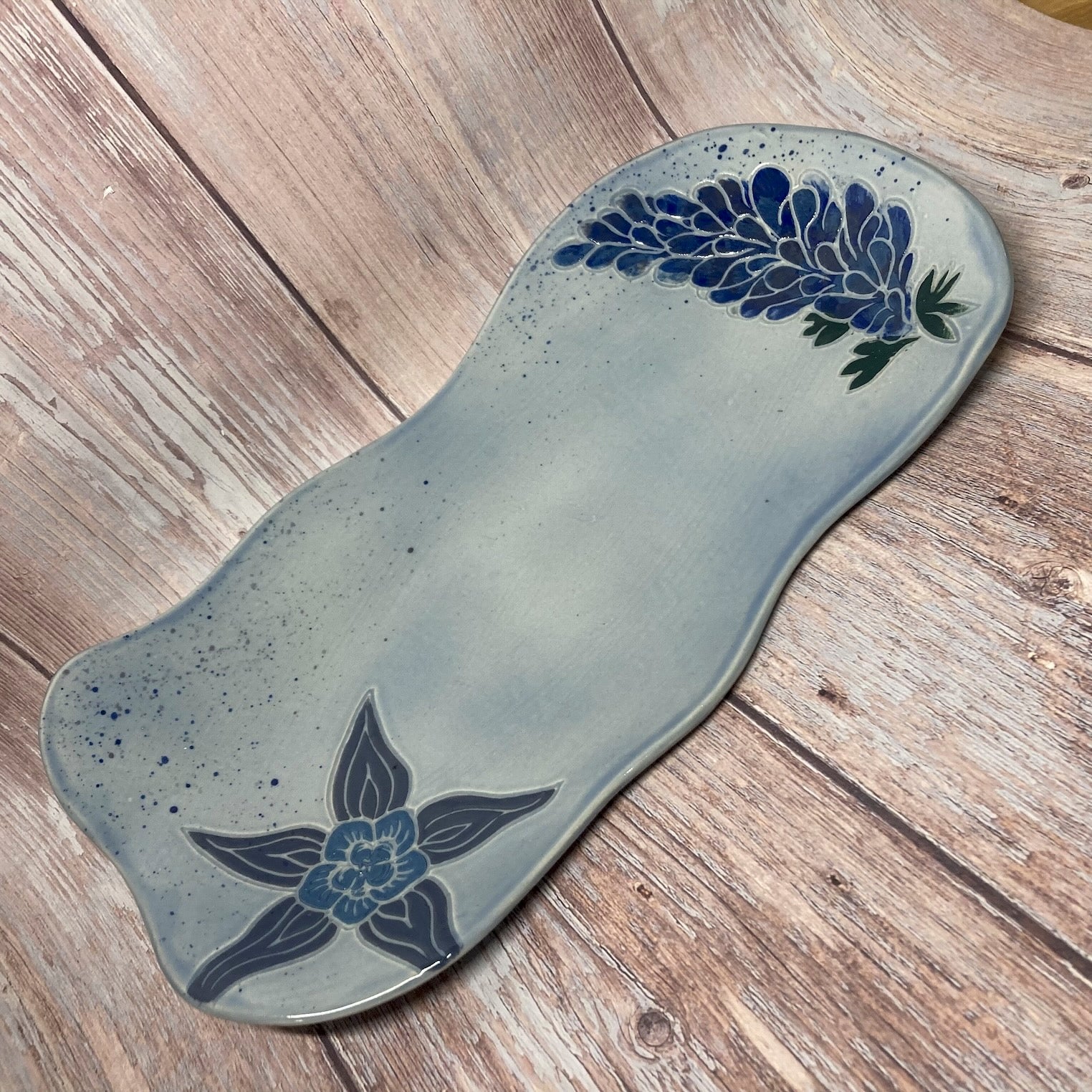 Ceramic platter_Meadows_columbine and lupine