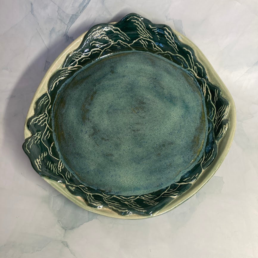 Ceramic platter_Mountains_mountain skyline