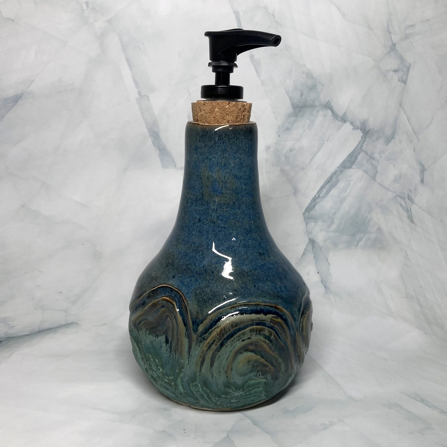 Ceramic pump bottle_Mountains_topo lines