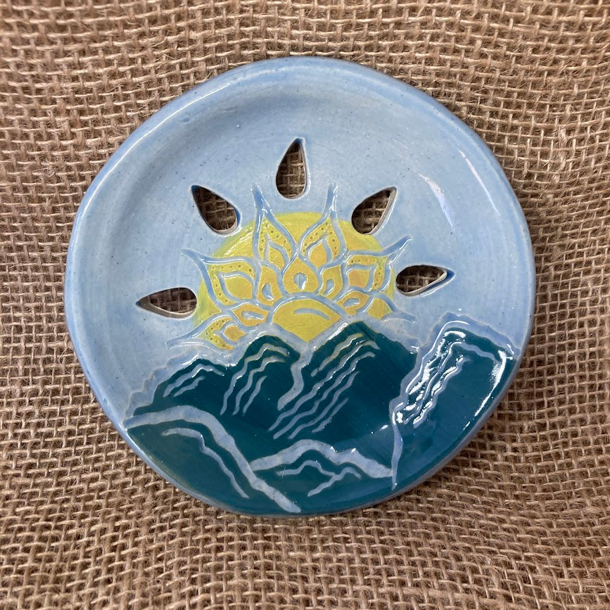 Ceramic soap dish_Mountains_mountain sun