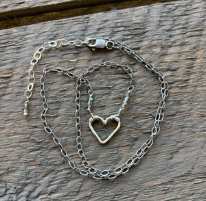 Dainty Open Heart Pendant N41