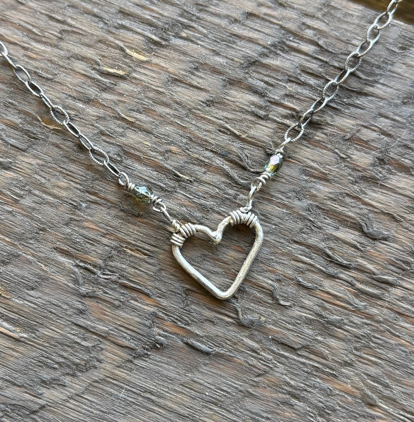 Dainty Open Heart Pendant N41