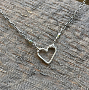 Dainty Open Heart Pendant N41