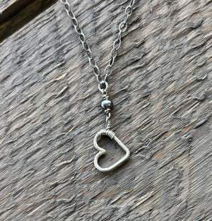 Dainty Open Heart Pendant N42