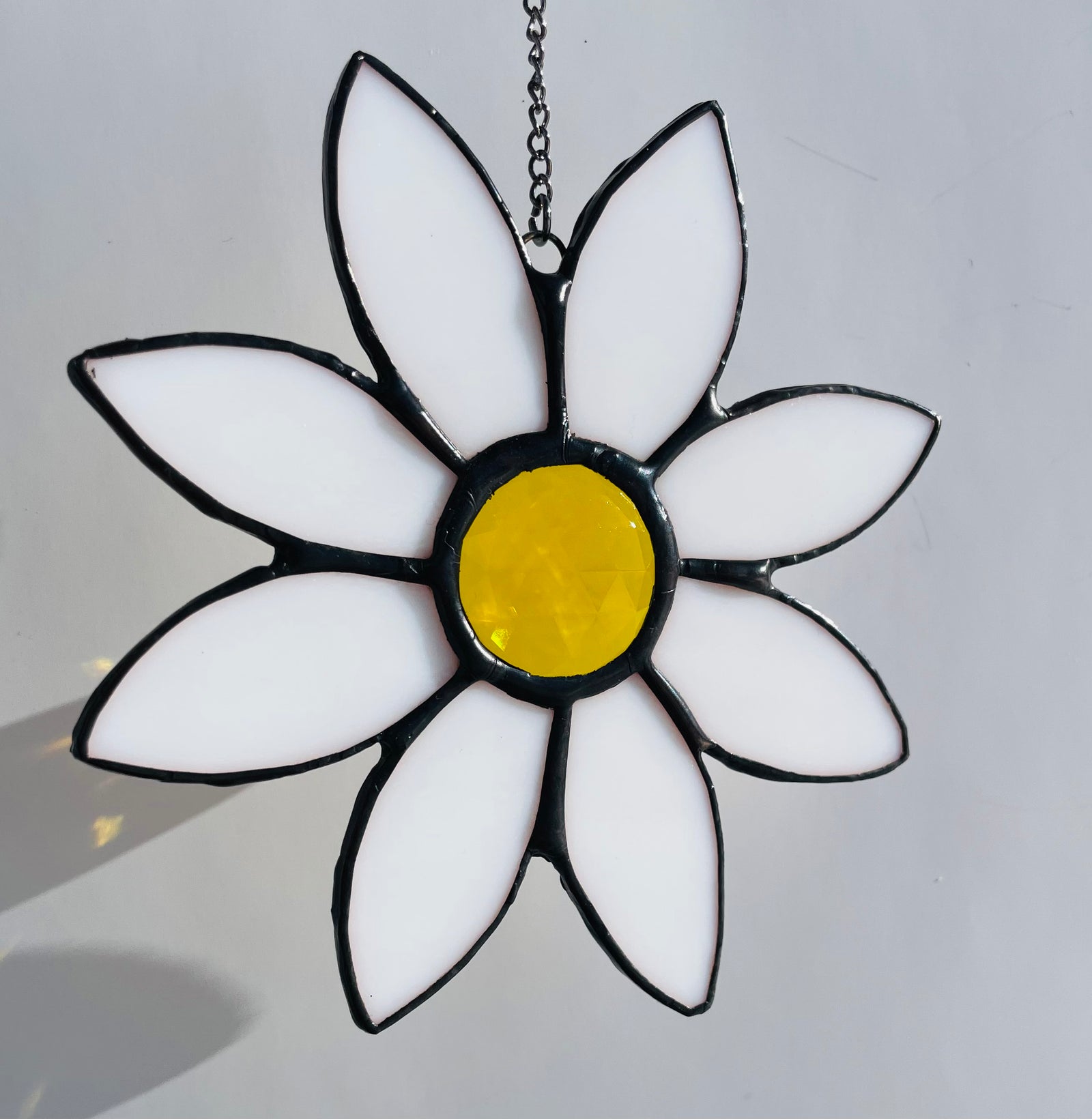 Stained Glass Daisy Art Class- Fri. 3.27.26 @ 5P