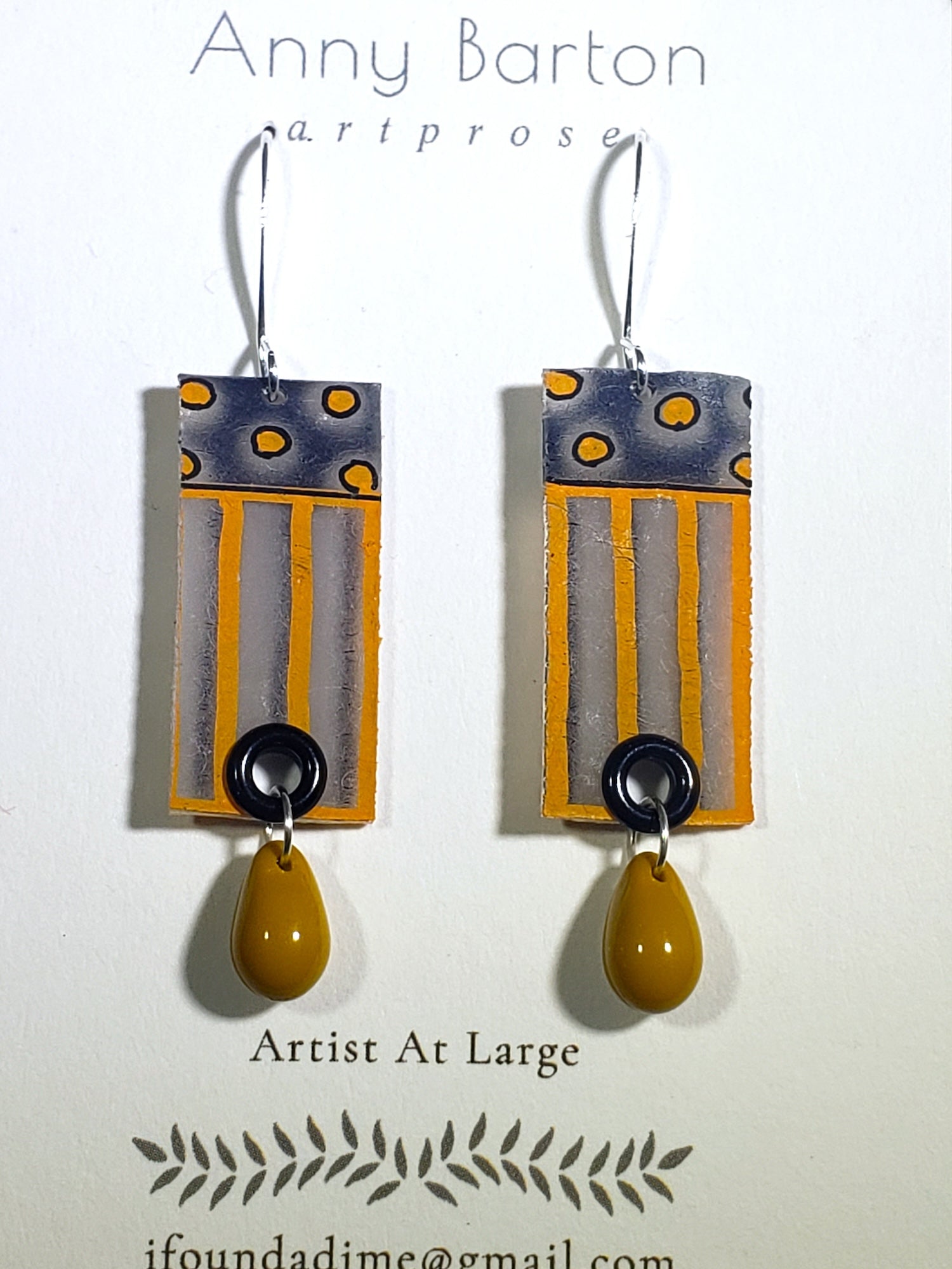 C03 Dots & Dashes earrings