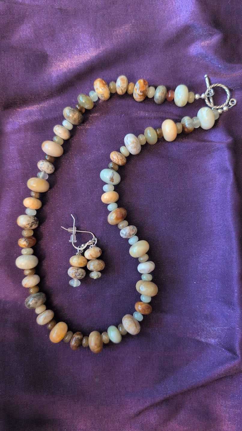 Earth tone jade necklace with earrings