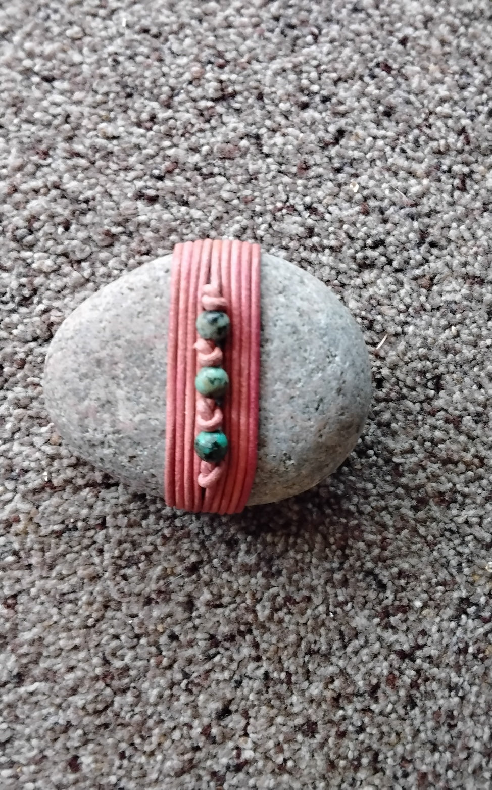 KLB8-7BeigePnkBeads$20