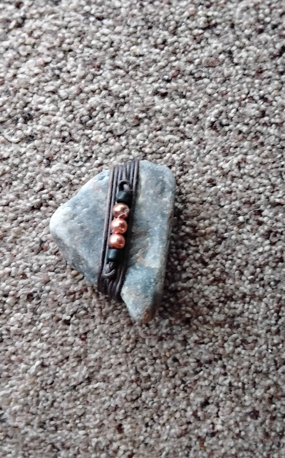 KLB8-7GryBlkCopBead$15