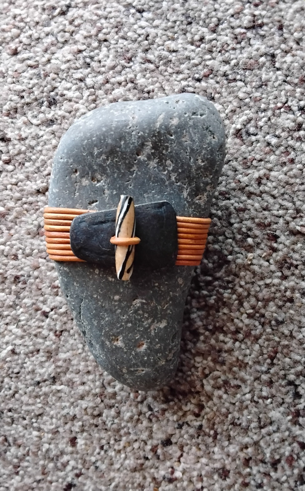 KLB8-7GryYellBead$30