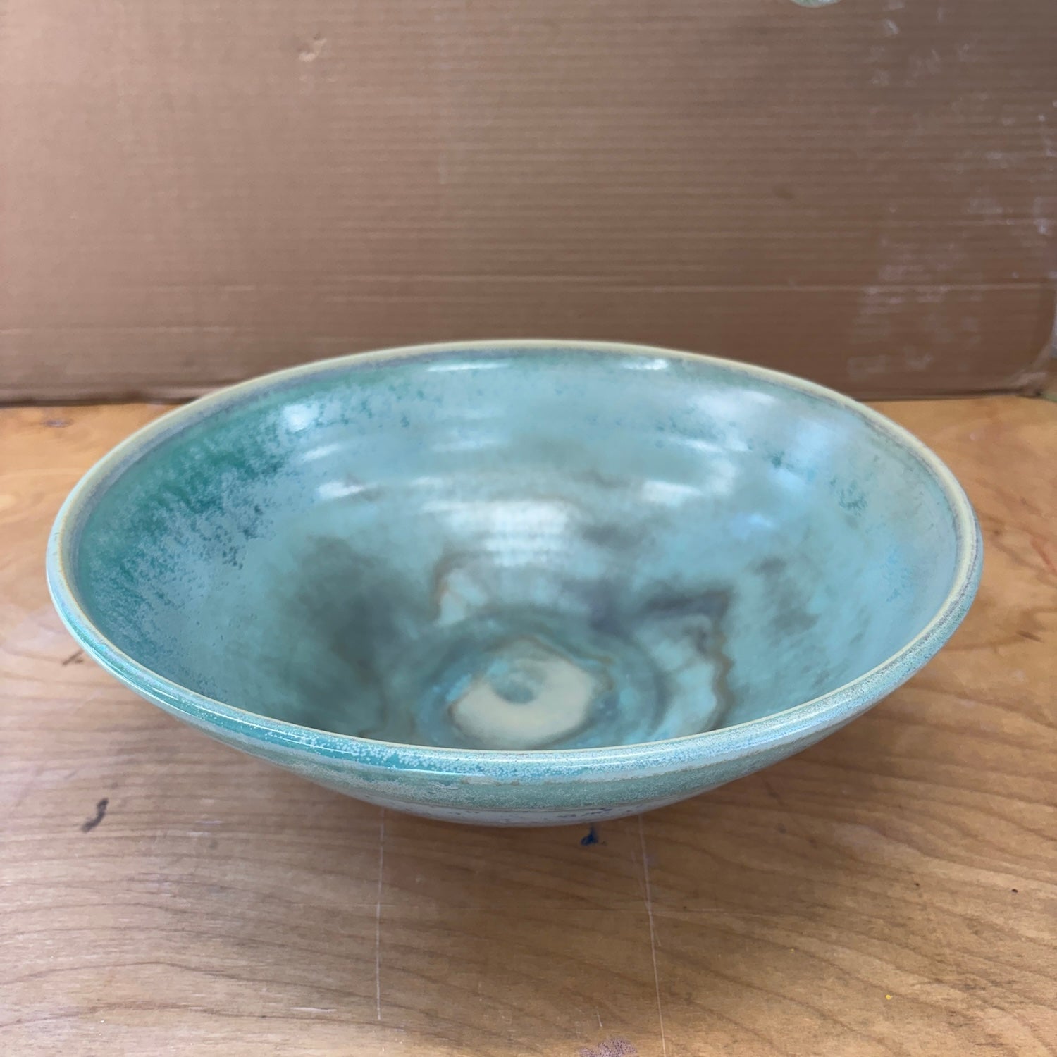 Large serving bowl 4x11