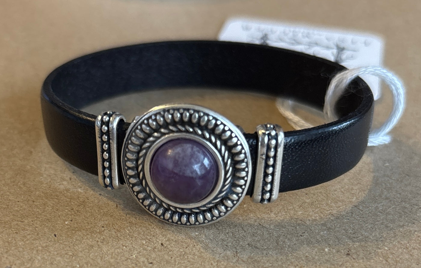 Leather Bracelet with amethyst