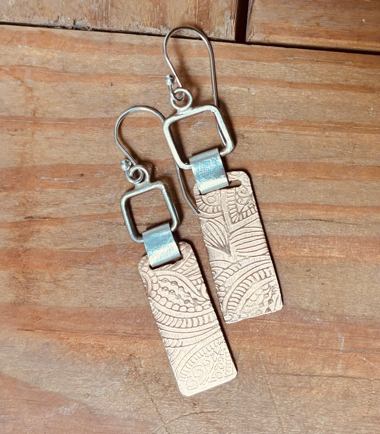 Mixed Metal Paisley Earrings E56