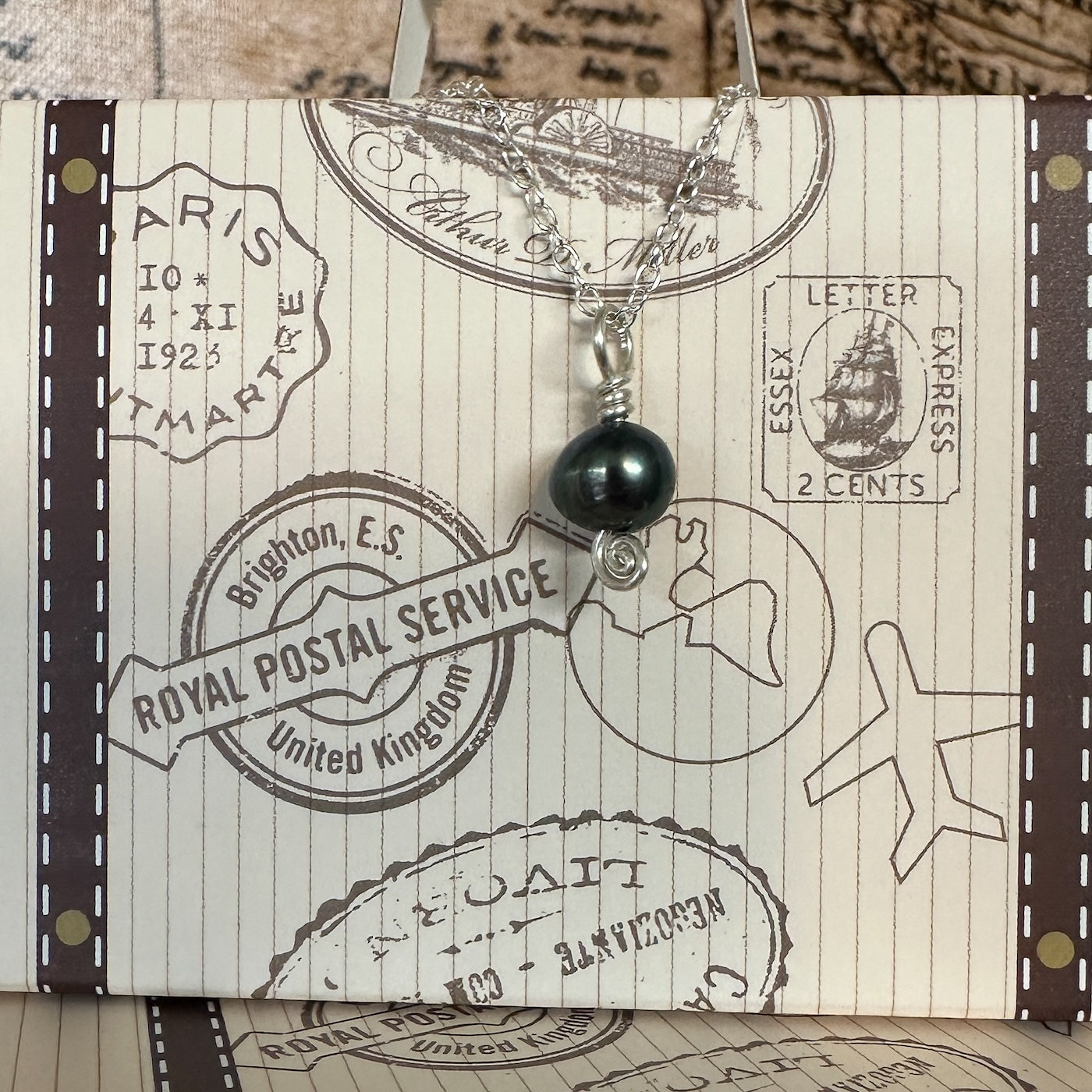 Monowi necklace- black