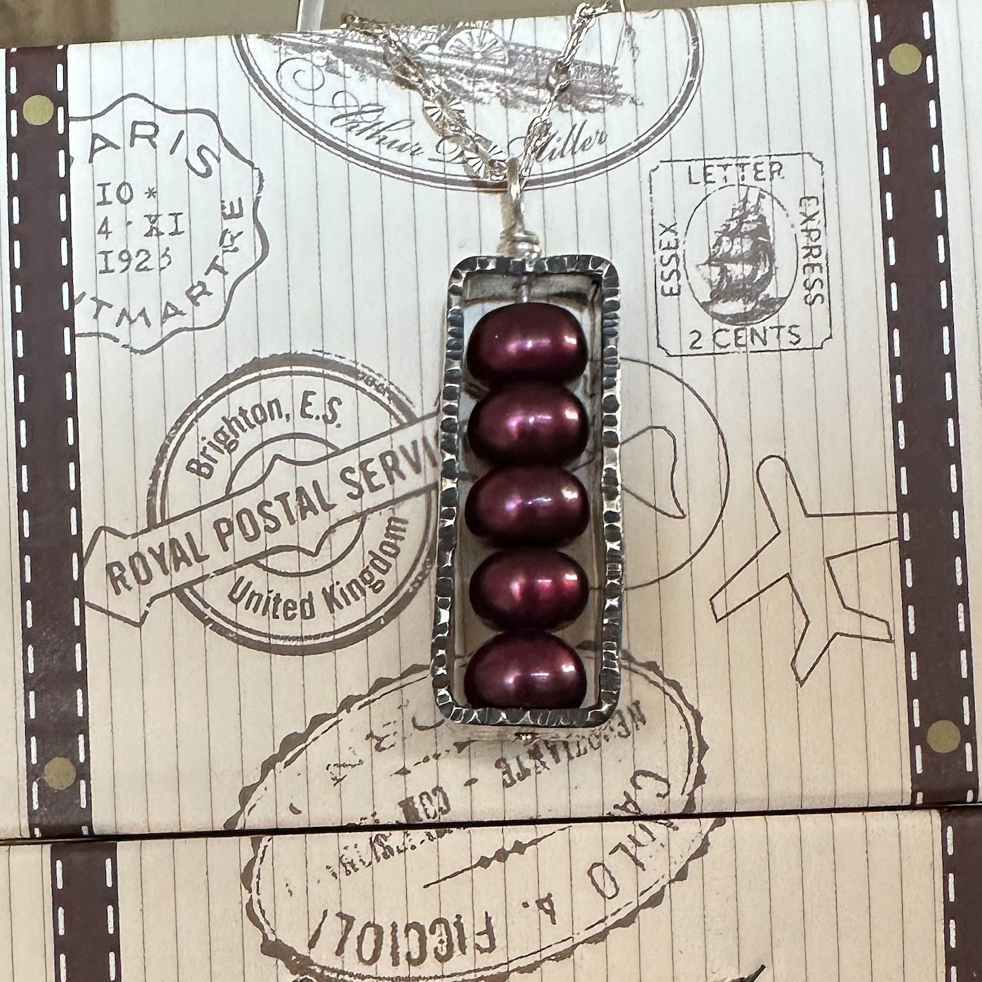 Montreal- 5 pearl- red