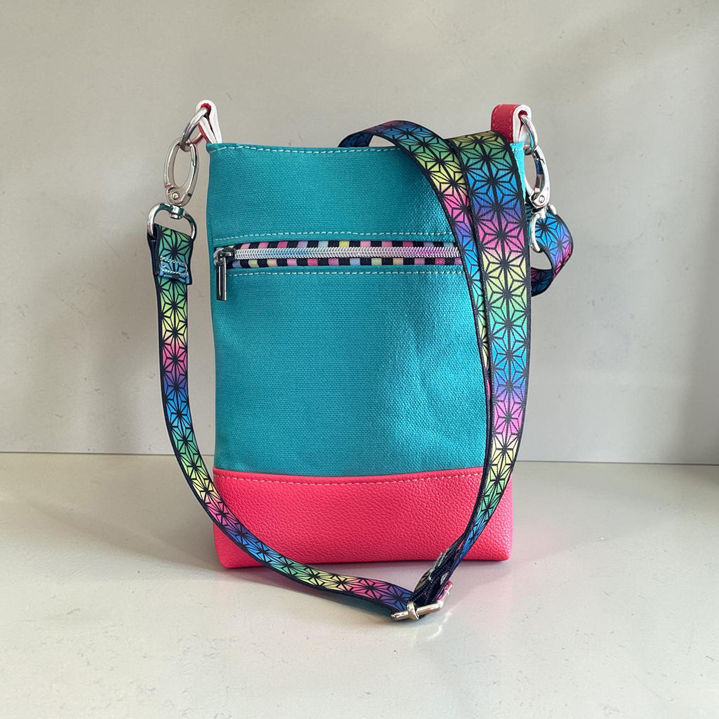 Pop-Art Phone Pouch