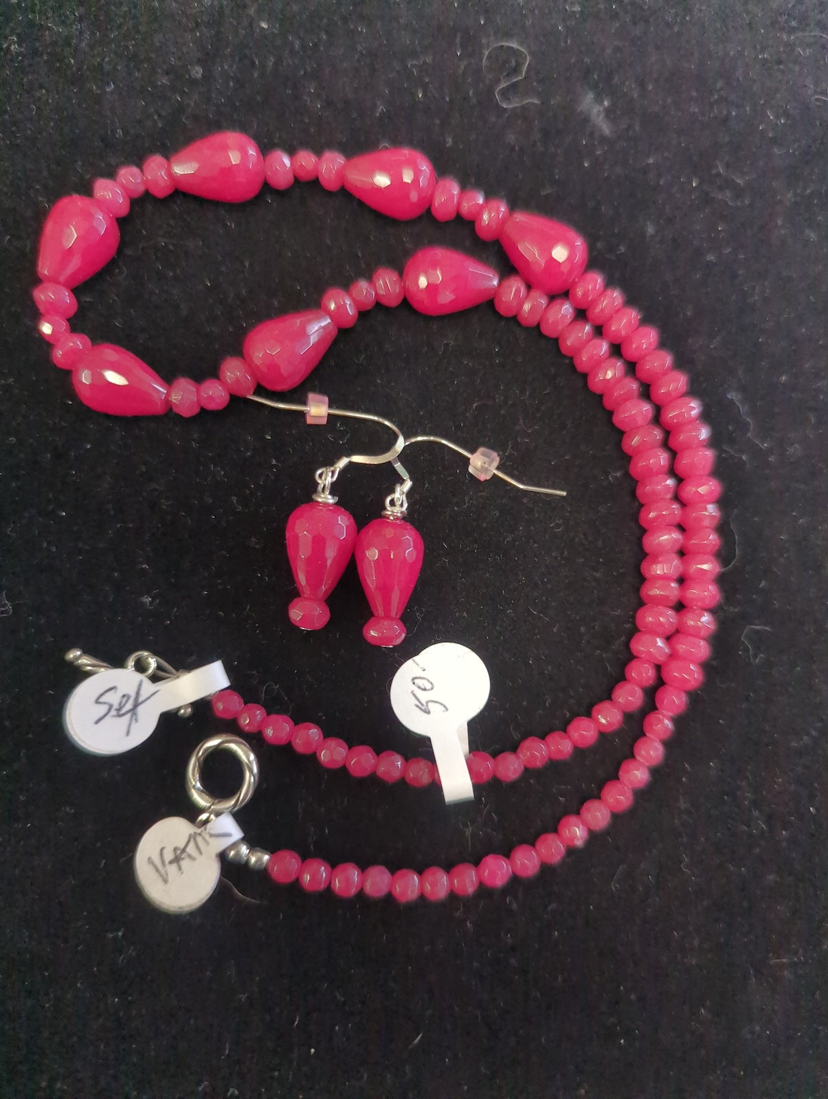 Red glass necklace w earrings