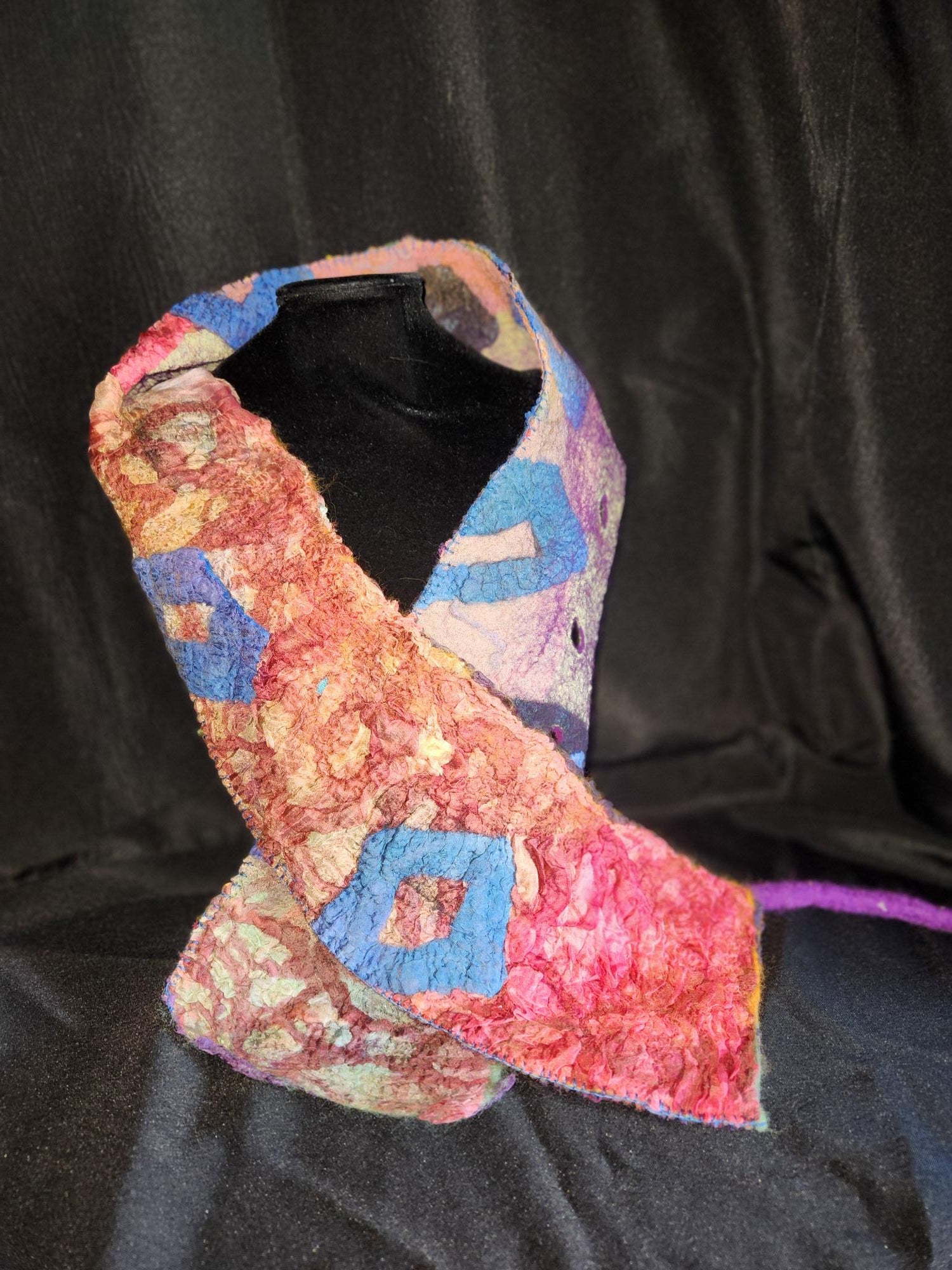 Shapely Scarf with purple spike