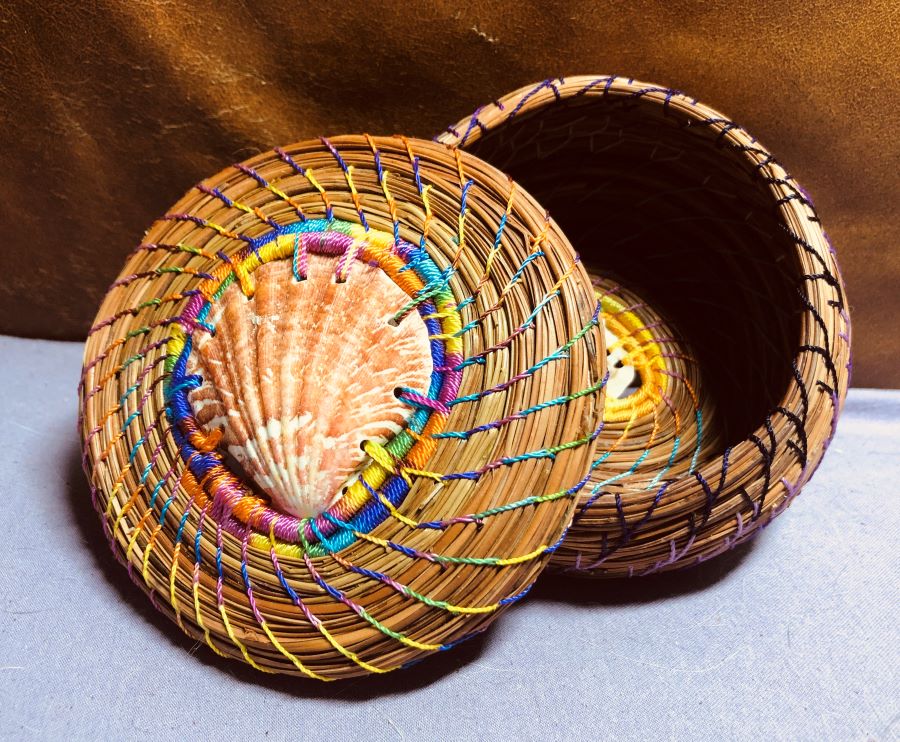 Shell Pine Needle Basket with Lid