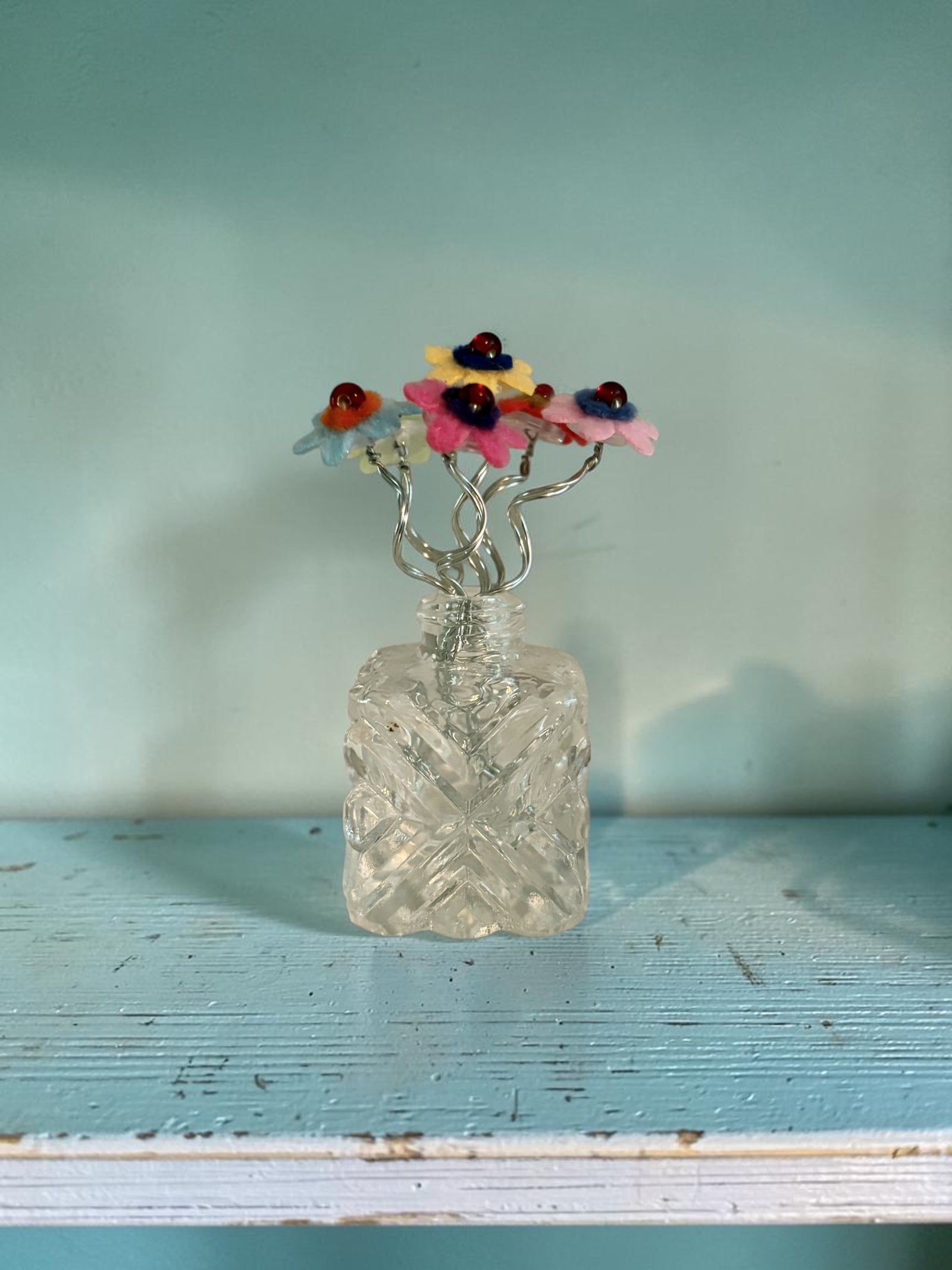 Small Vase with 6 Flowers and Red Beads