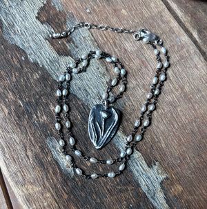 Tulip and Pearls Necklace N43