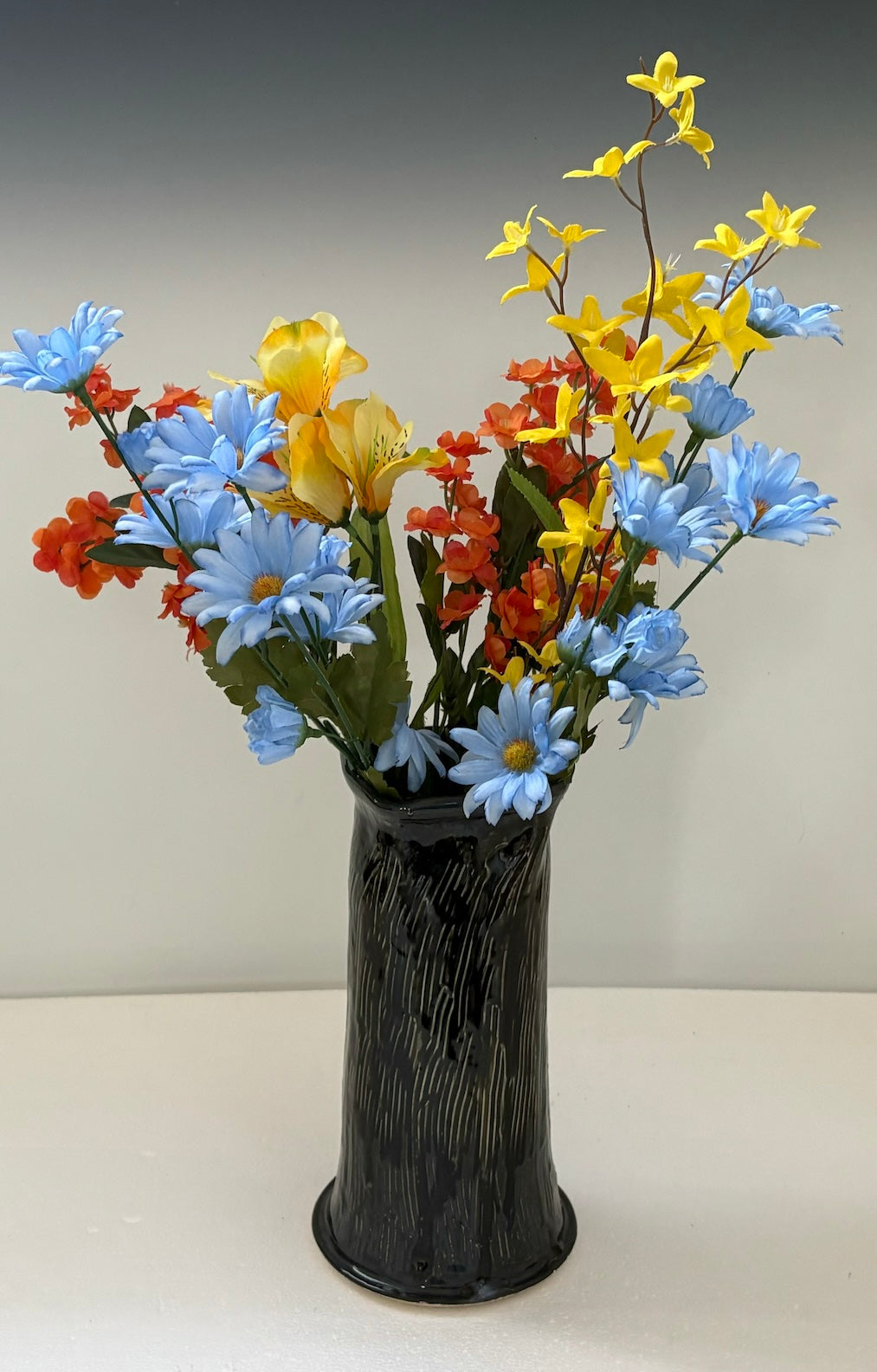 Black/Blue Vase (220)