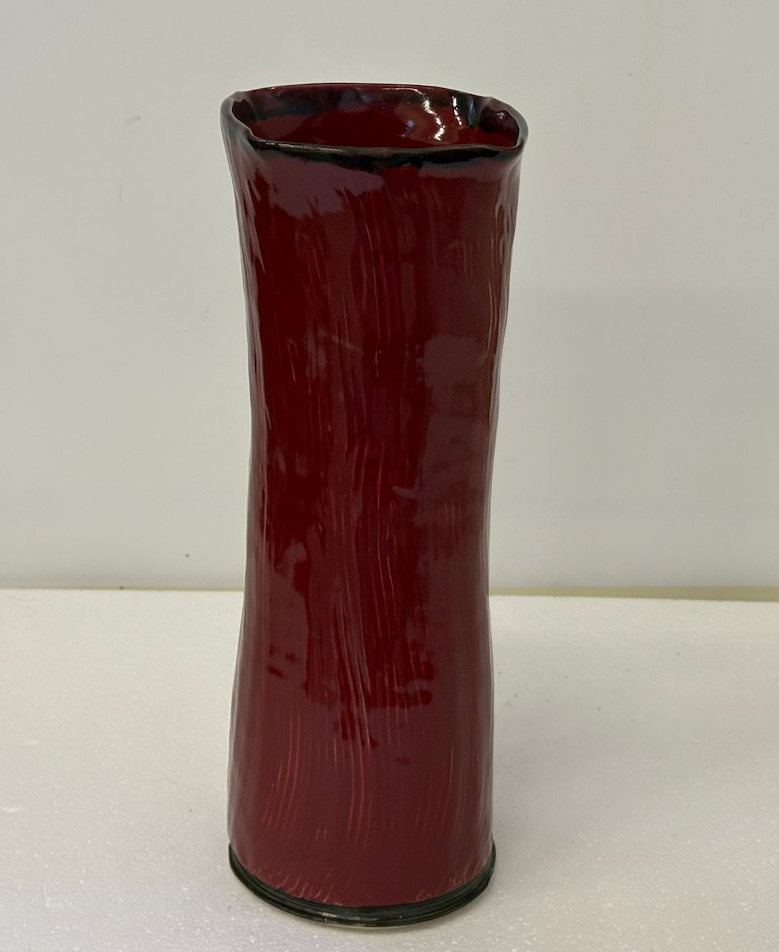 Vibrant Red Vase (221)