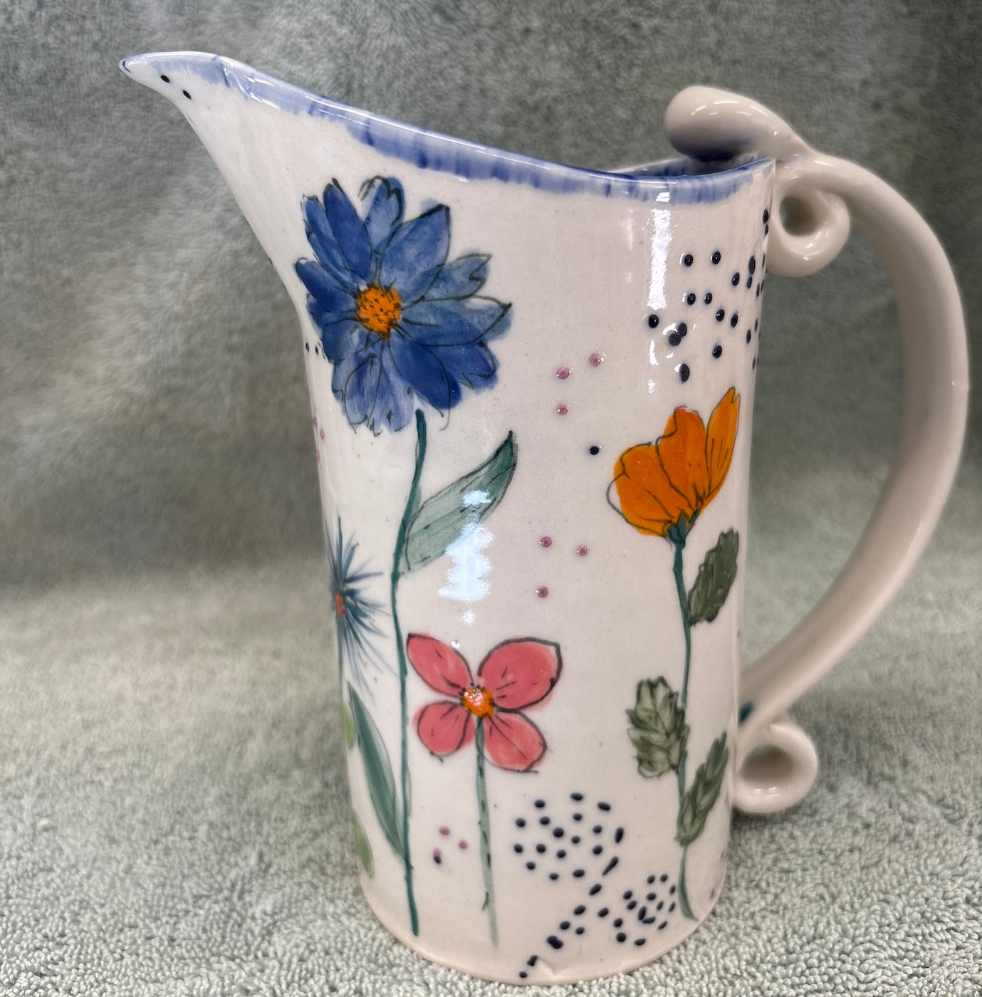 Medium pitcher