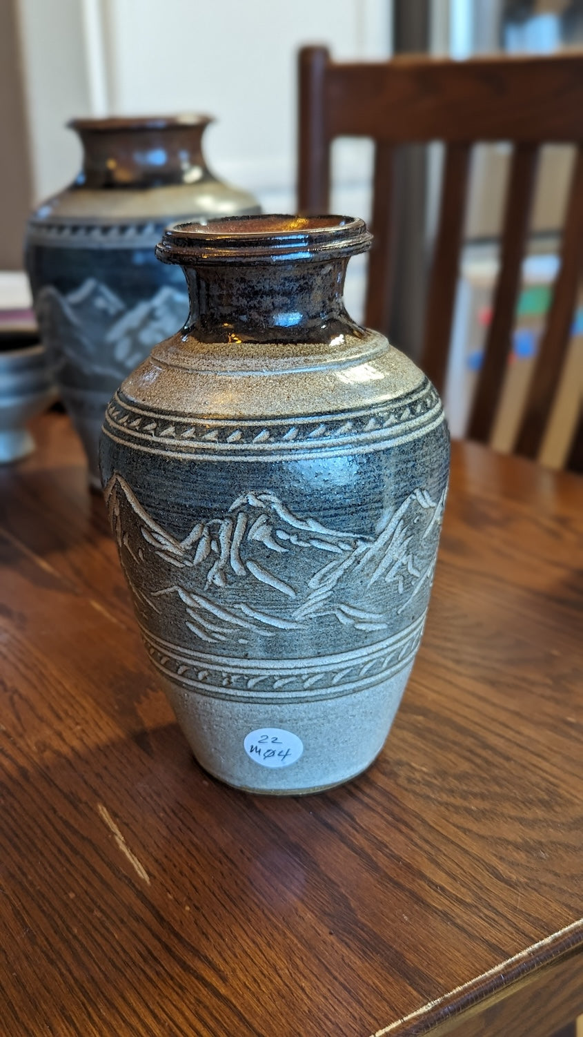 Mountain Vase 22M04